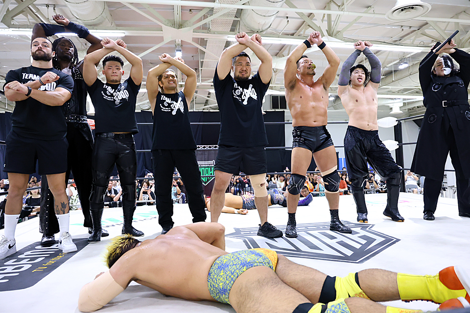 新日本プロレス　イッテンヨン　椅子 新日本プロレス50周年記念特別企画「LOS INGOBERNABLES de JAPON